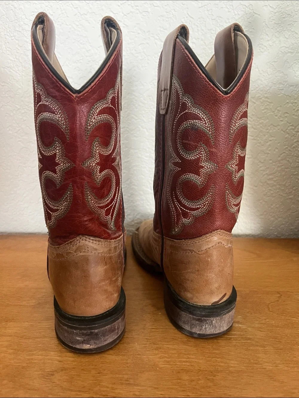 Cody James • Brown and Red Western Cowboy Boots
